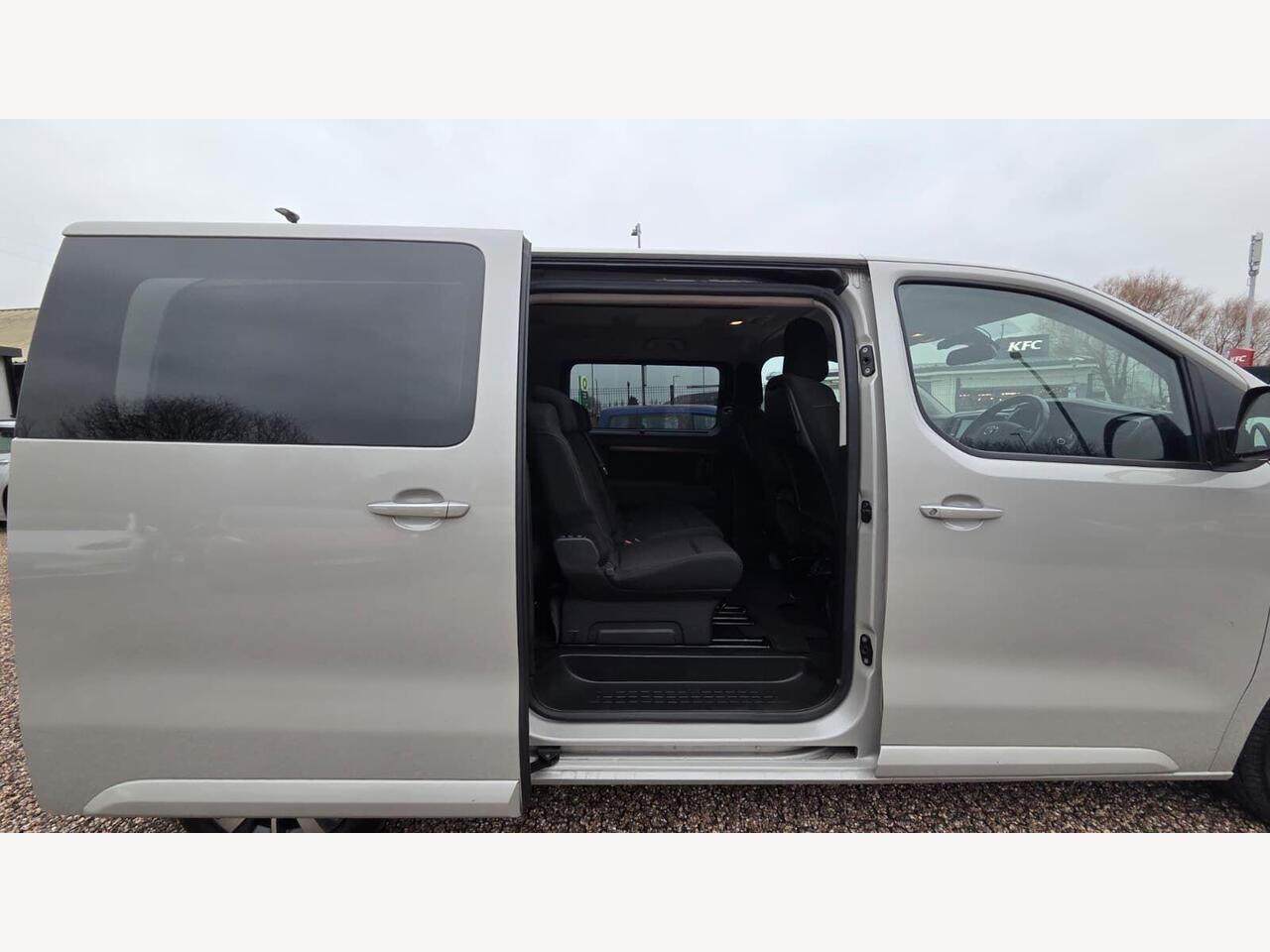 Toyota PROACE Verso RJ21DXX