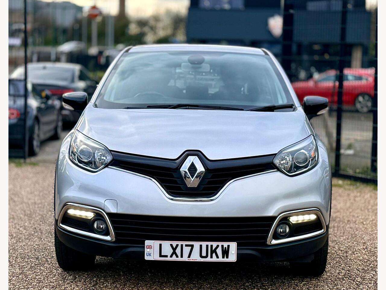 Renault Captur LX17UKW