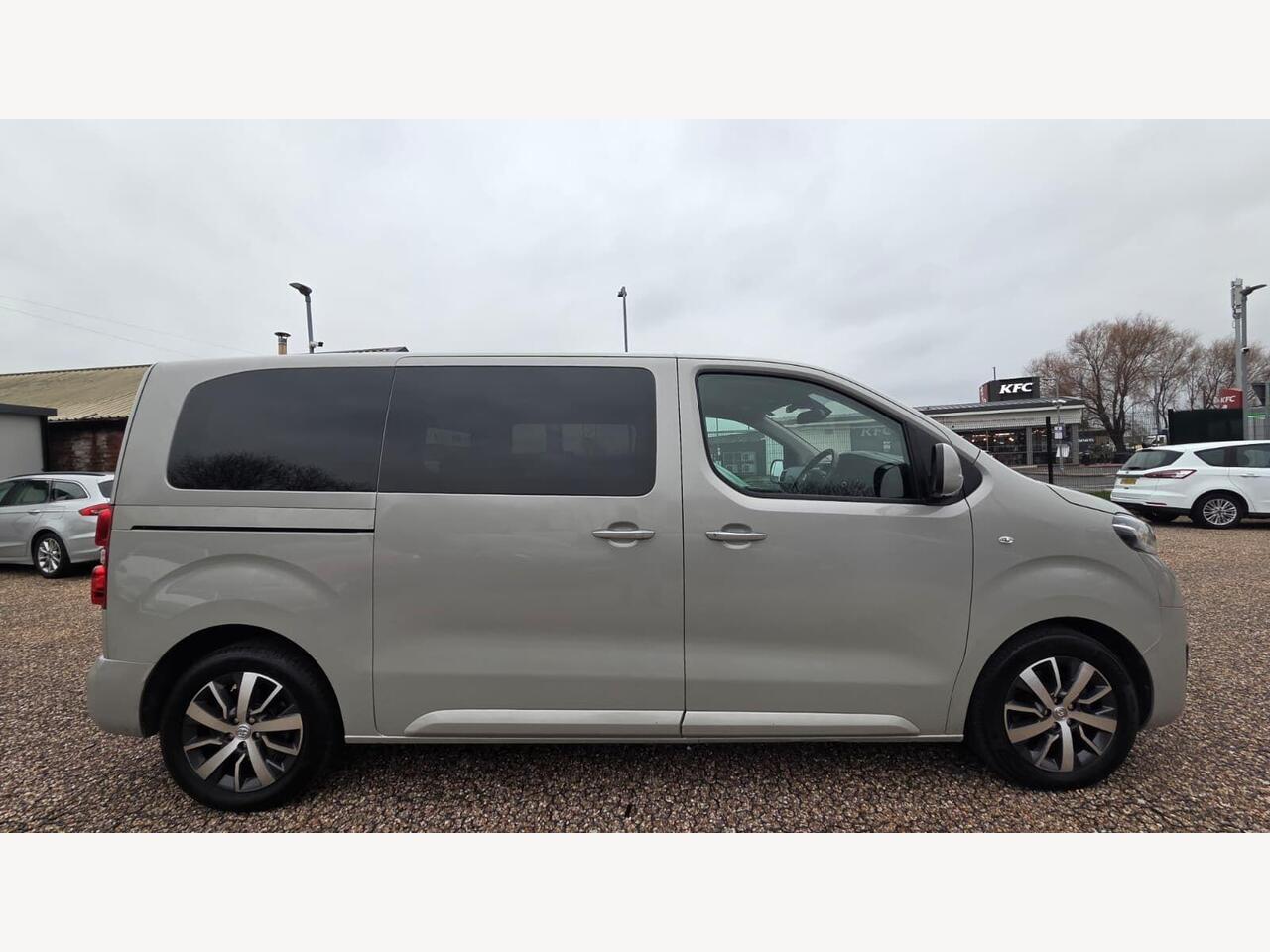 Toyota PROACE Verso RJ21DXX