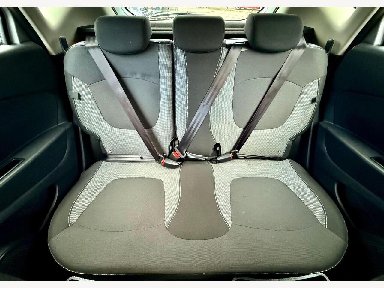 Renault Captur LX17UKW