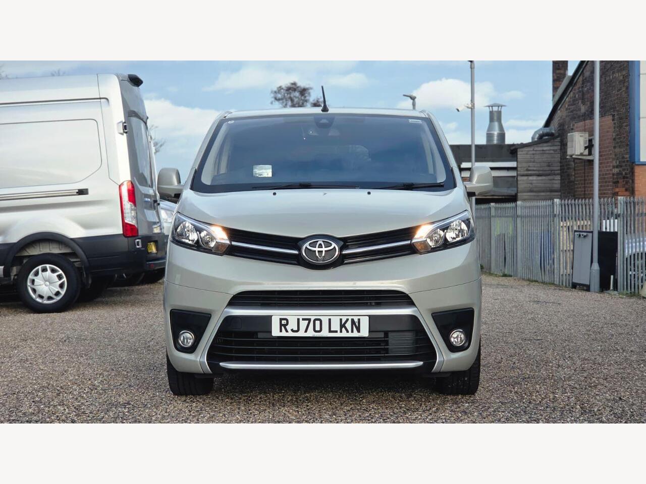 Toyota PROACE Verso RJ70LKN