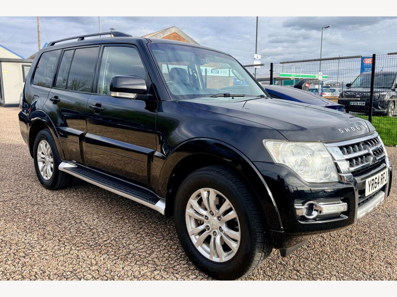 Mitsubishi Shogun YR64RFJ