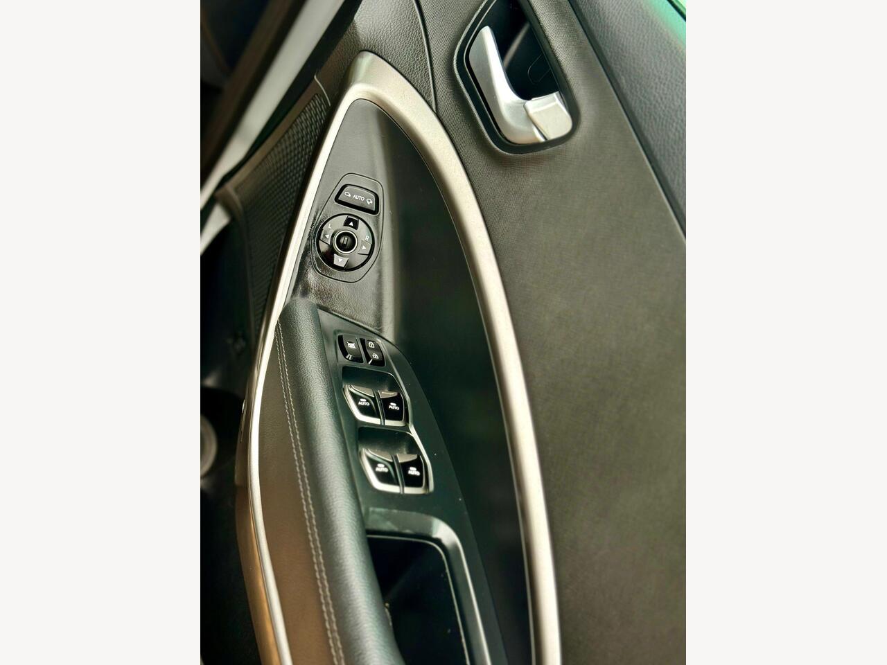 Hyundai Santa Fe VA18LXS