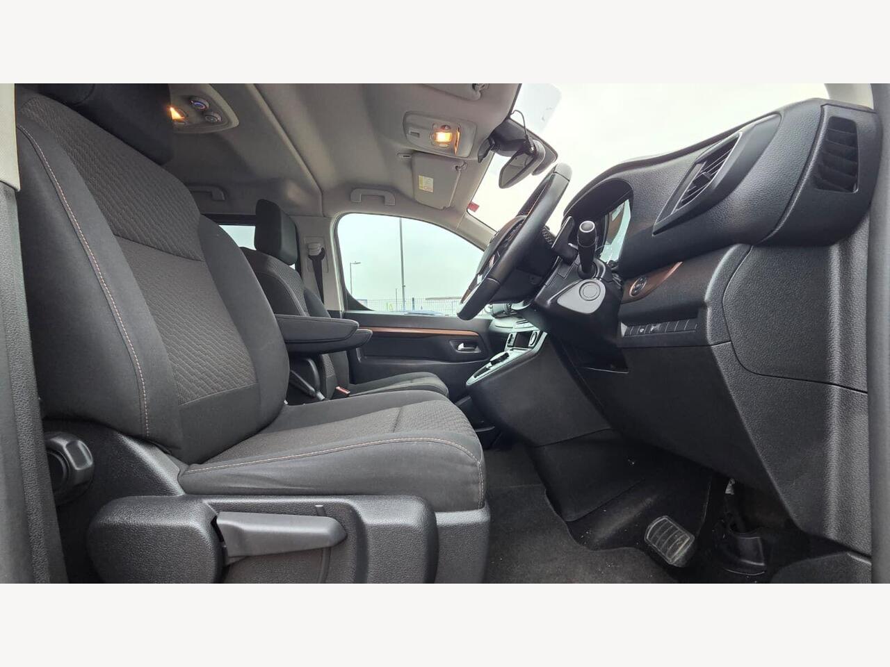 Toyota PROACE Verso RJ70LKN