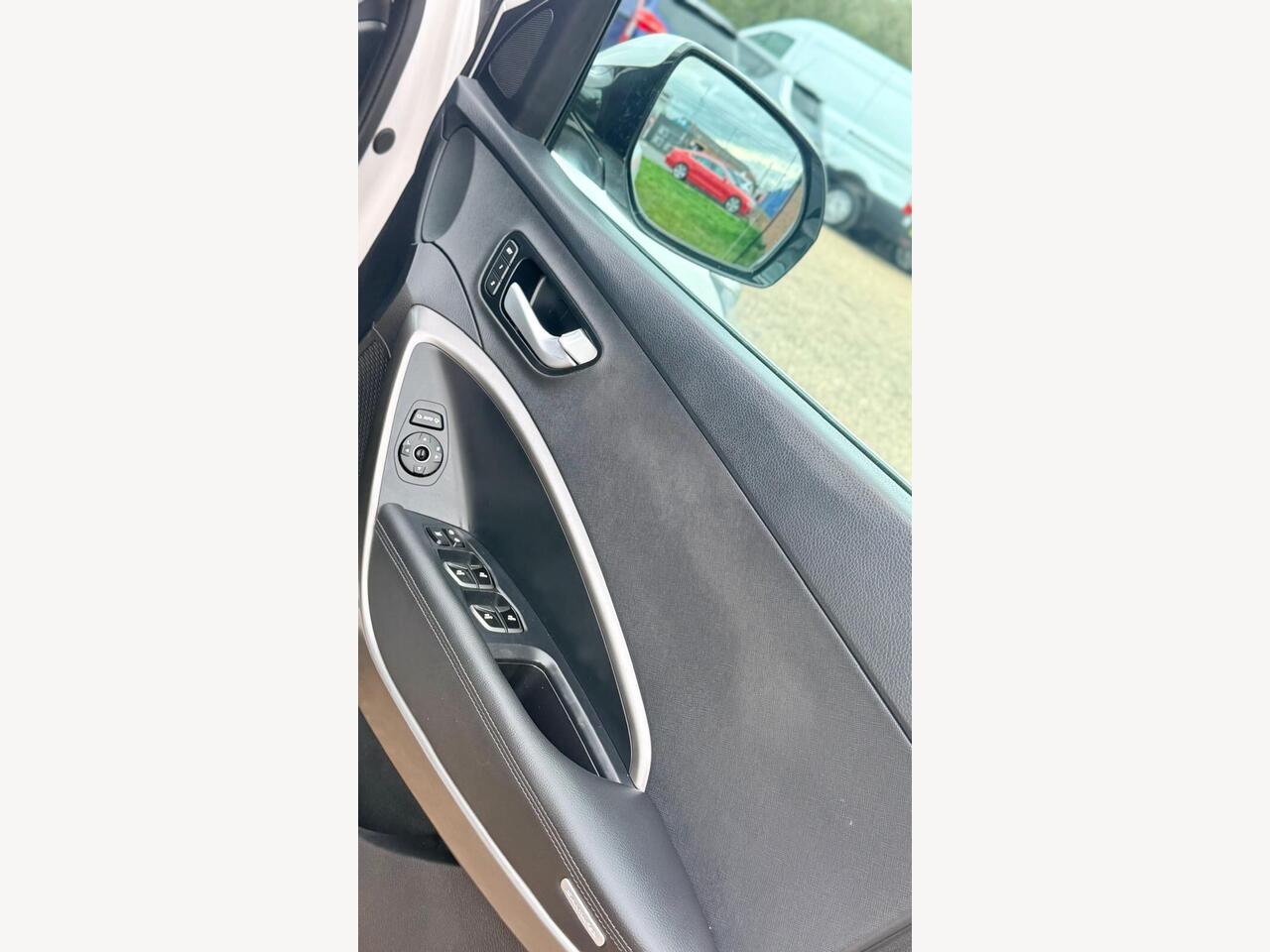 Hyundai Santa Fe EA15DZN