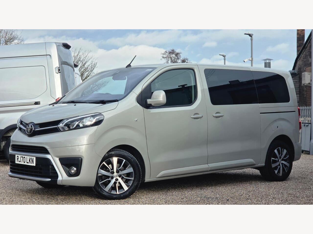 Toyota PROACE Verso RJ70LKN