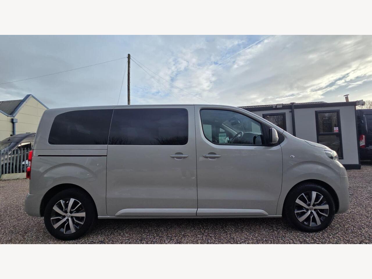 Toyota PROACE Verso RJ70LKN