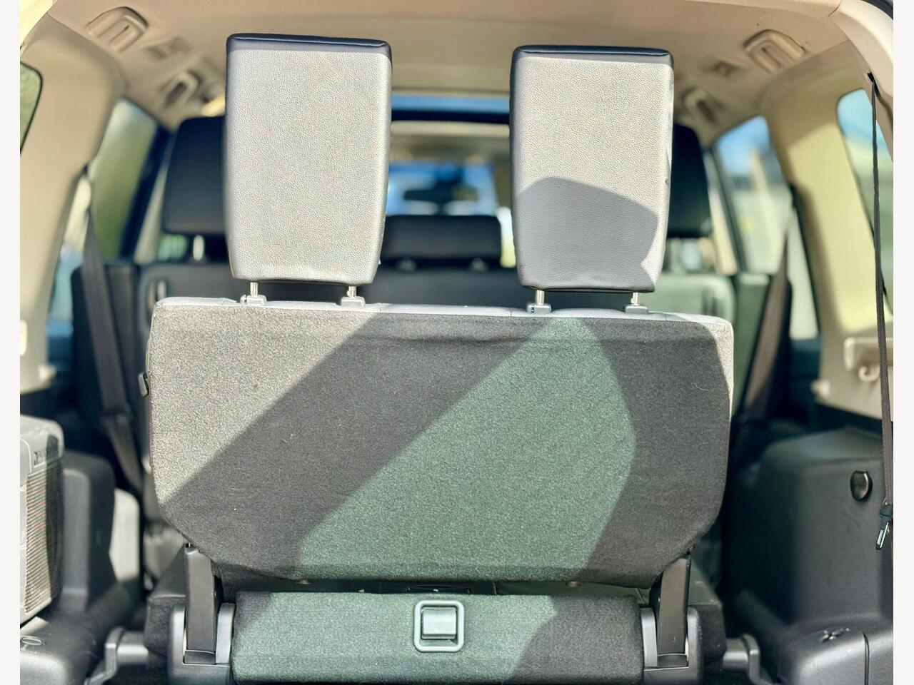 Mitsubishi Shogun YR64RFJ