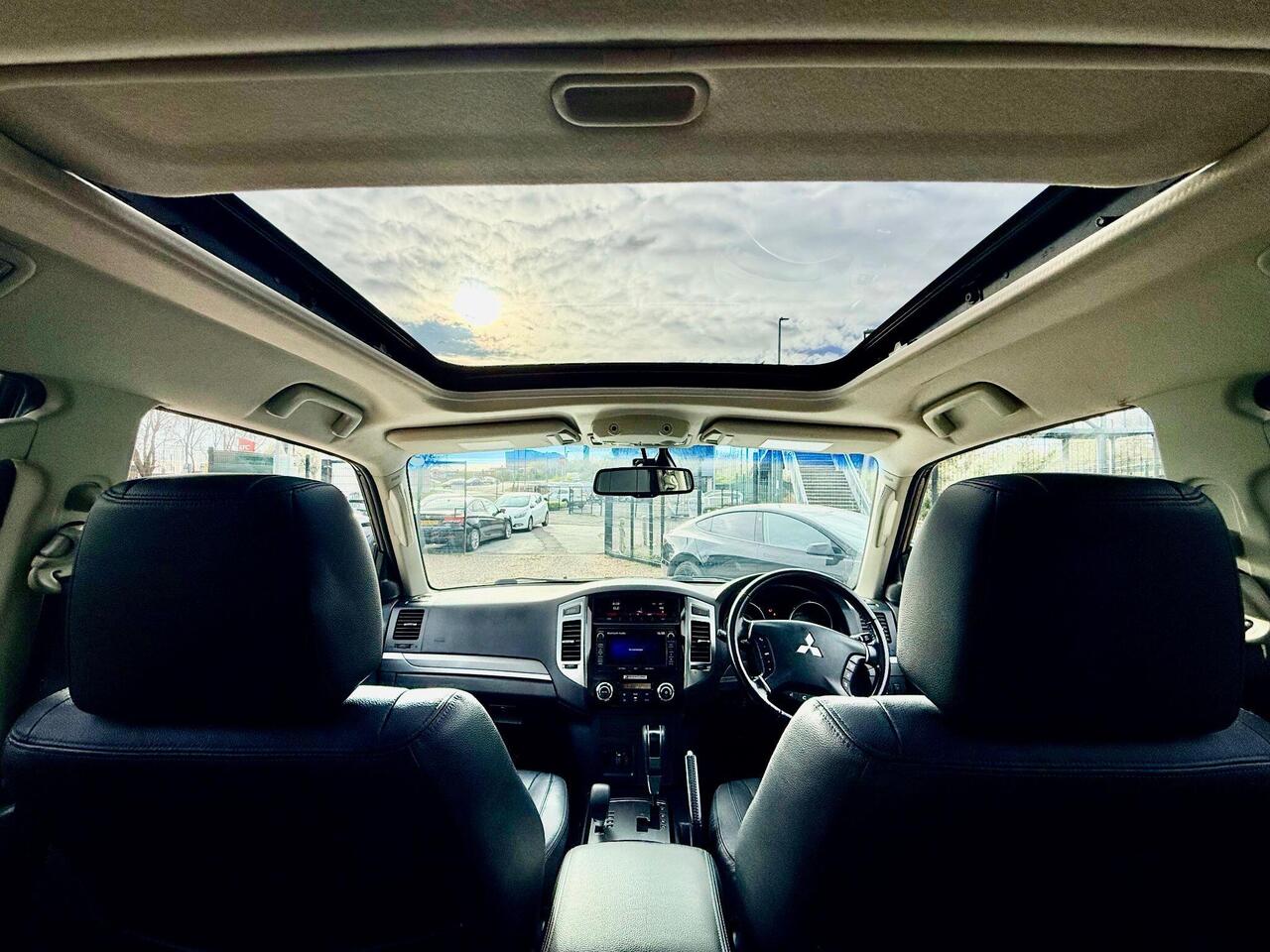 Mitsubishi Shogun YR64RFJ