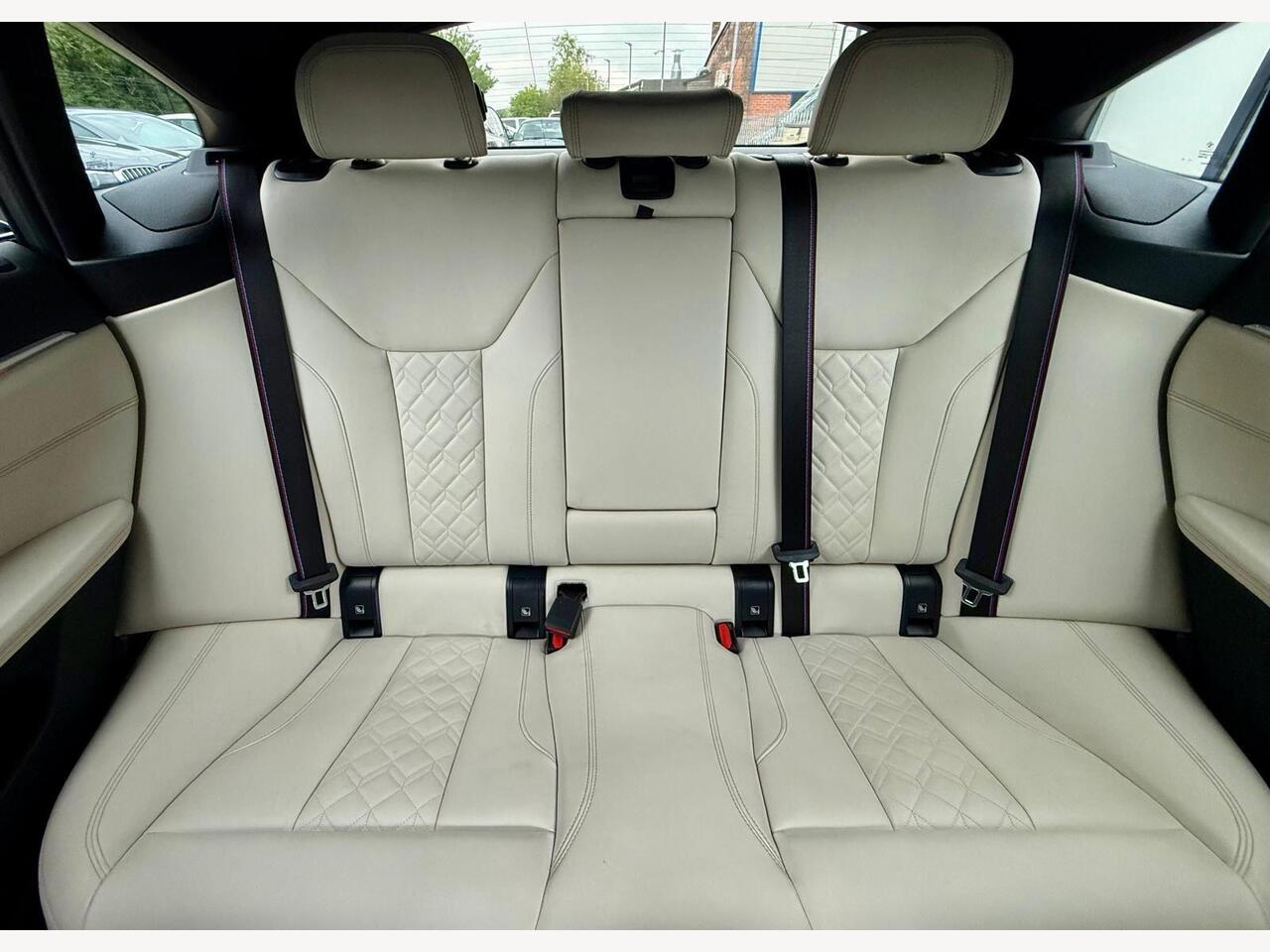 BMW i4 HN23TXY