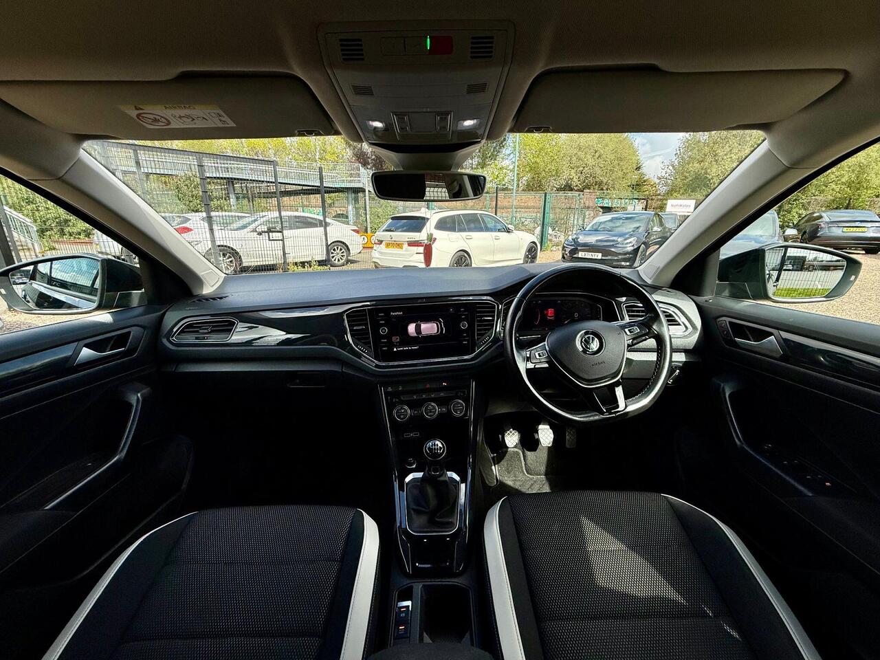 Volkswagen T-Roc DE18TXJ