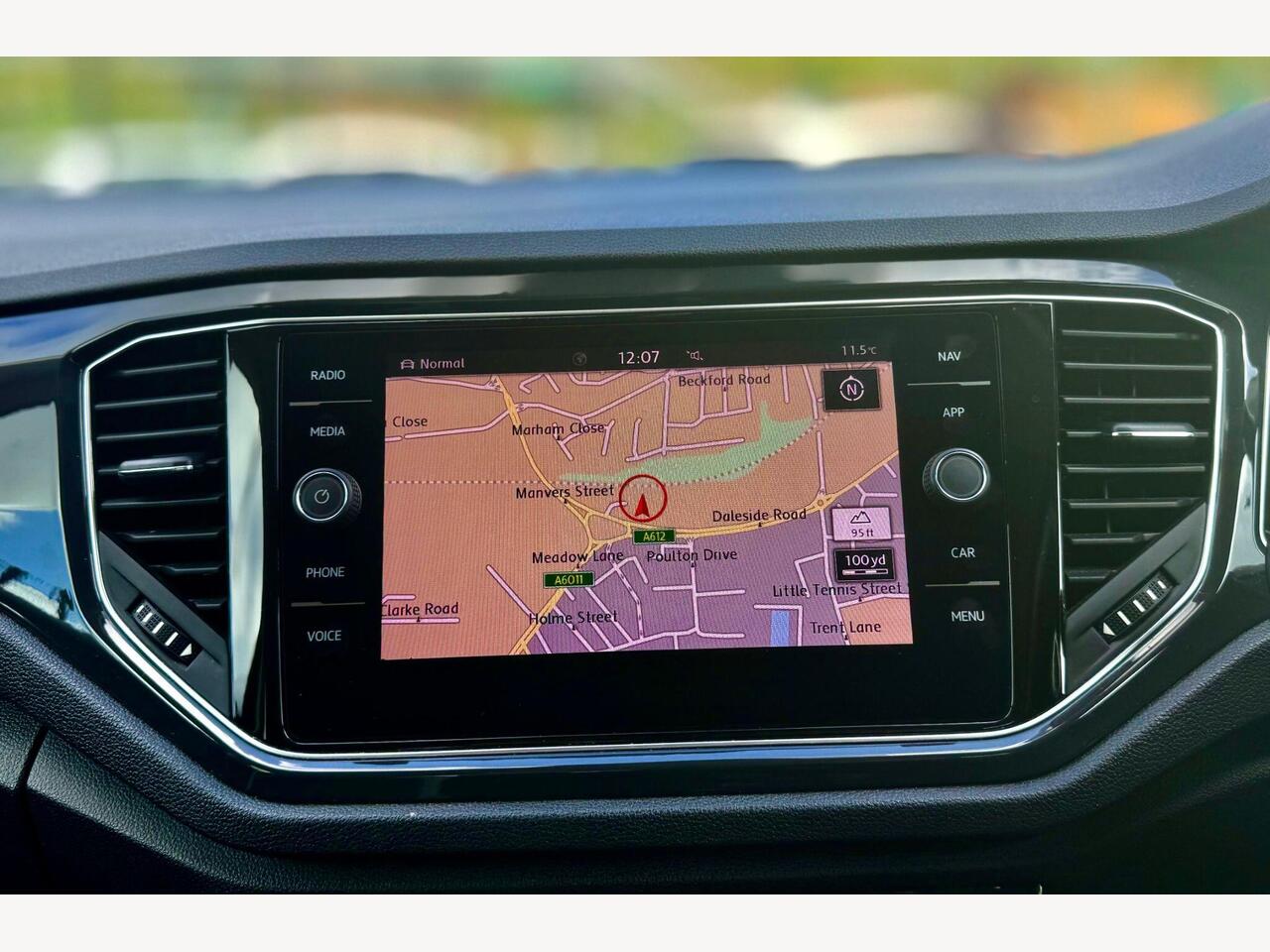 Volkswagen T-Roc DE18TXJ