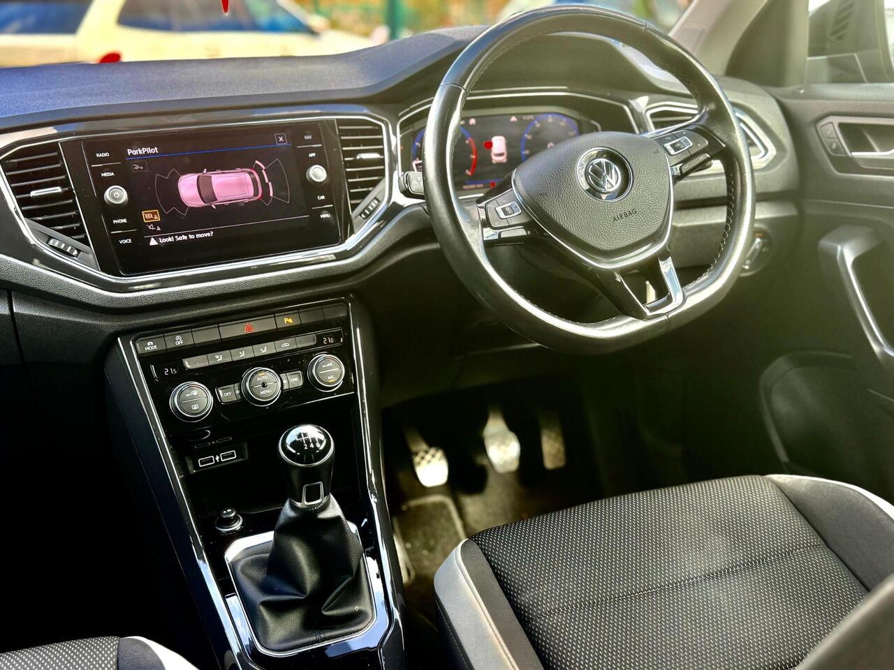 Volkswagen T-Roc DE18TXJ