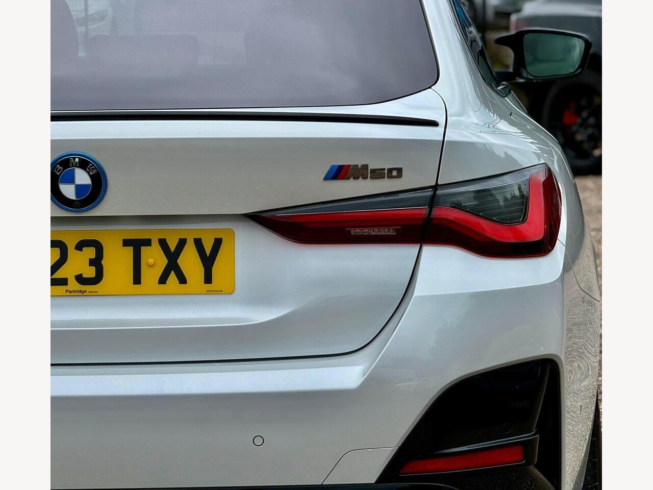 BMW i4 HN23TXY