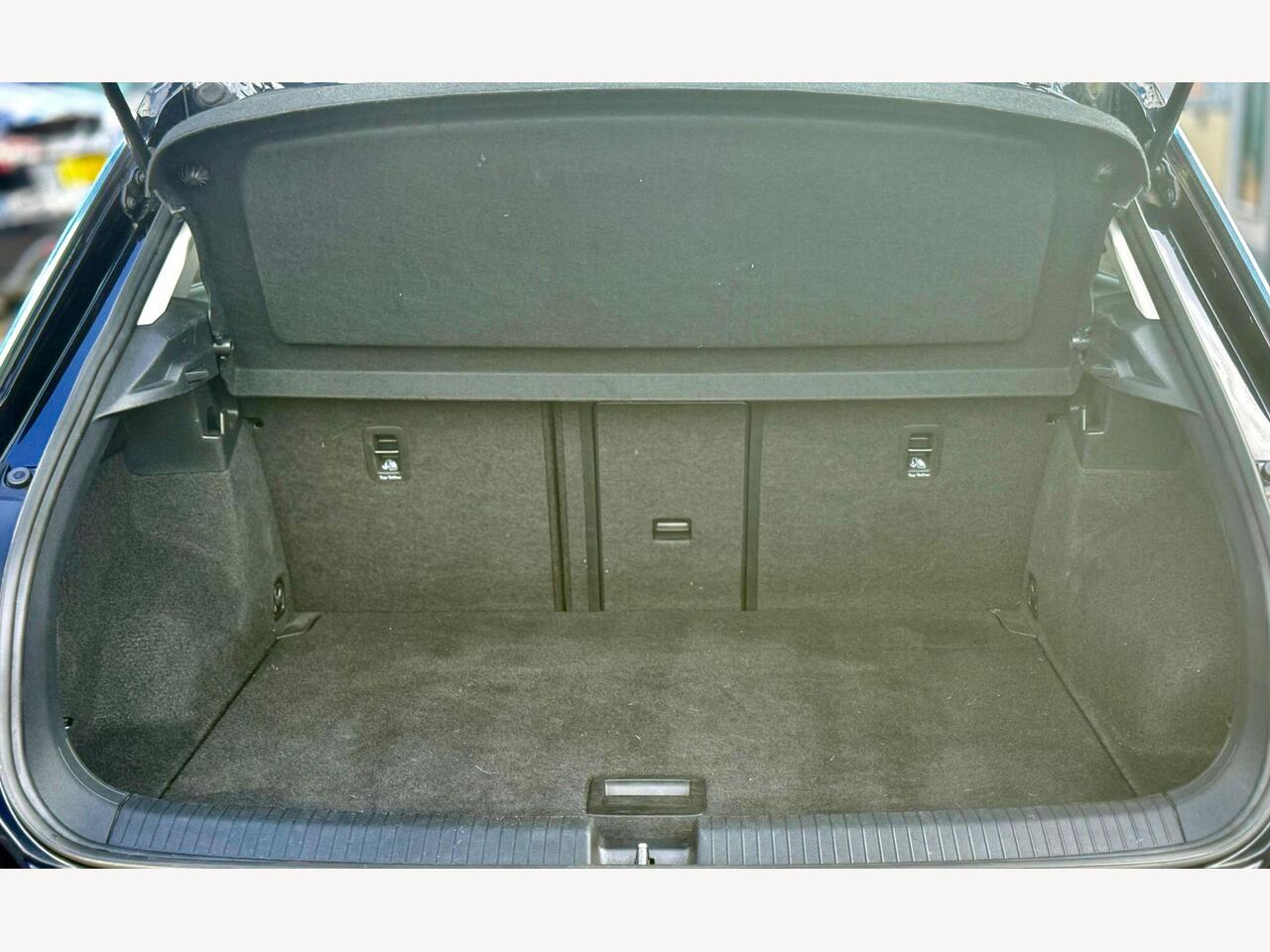 Volkswagen T-Roc DE18TXJ