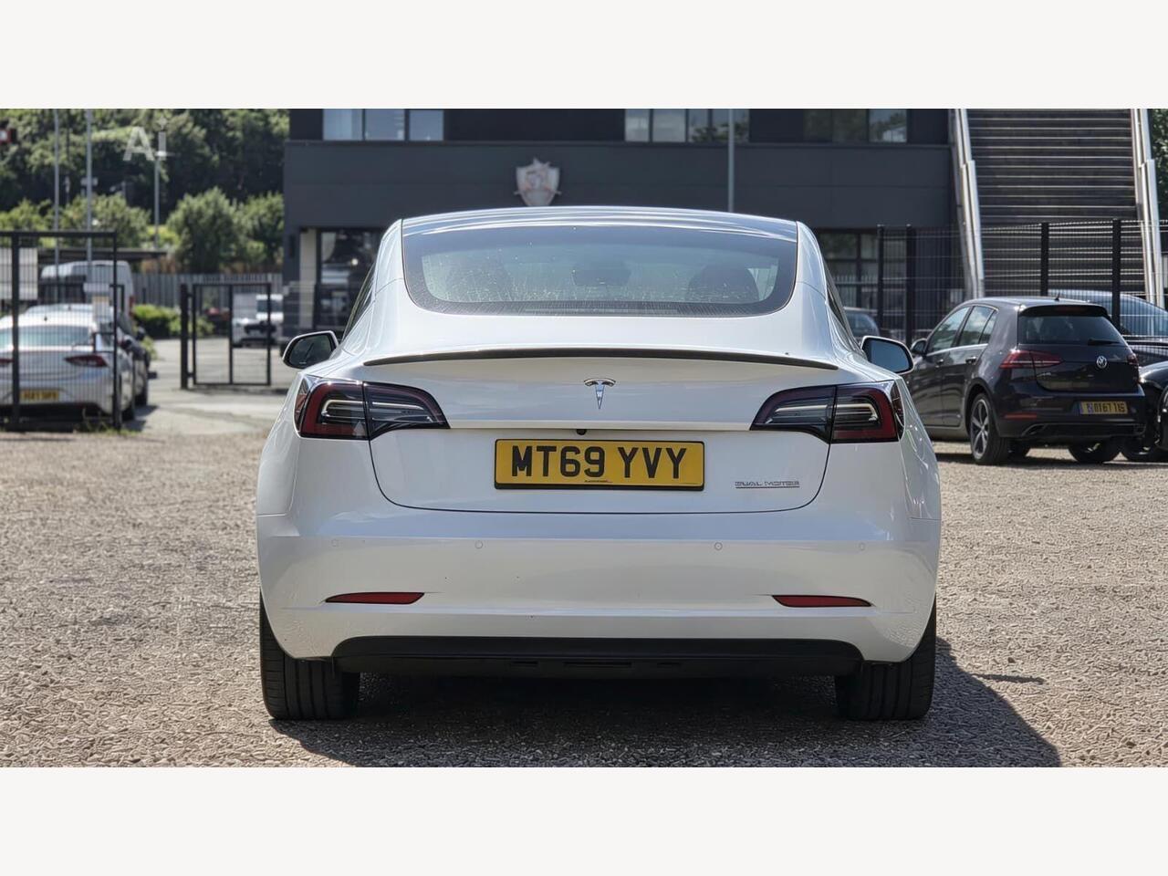 Tesla Model 3 MT69YVY