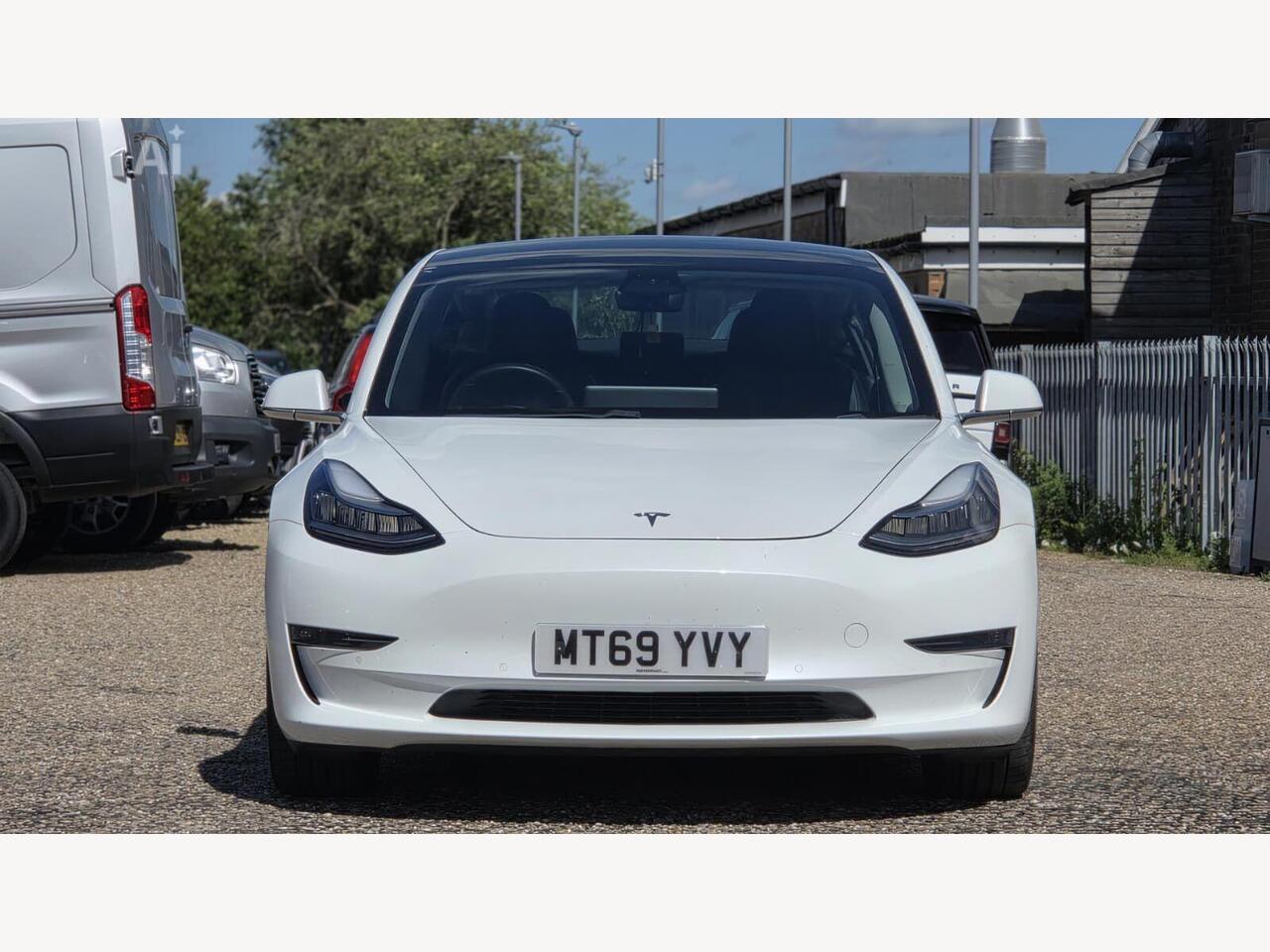 Tesla Model 3 MT69YVY