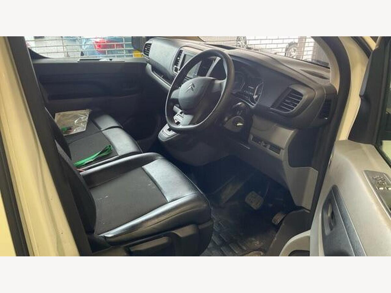 Citroen e-Dispatch AY22YDD