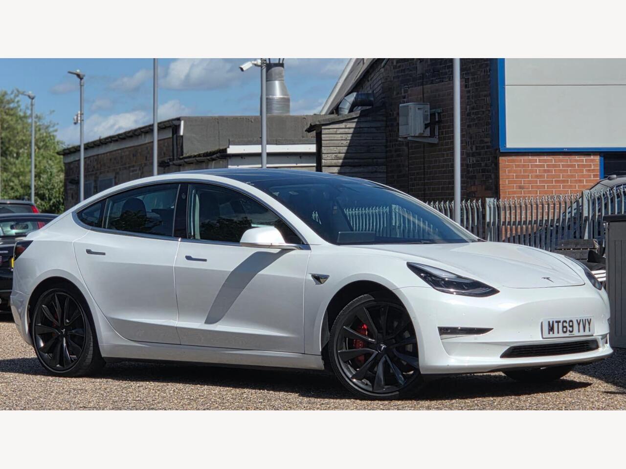 Tesla Model 3 MT69YVY