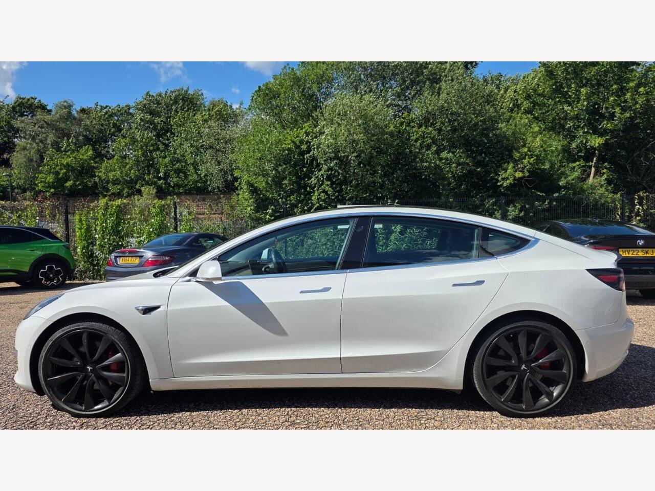 Tesla Model 3 MT69YVY
